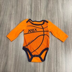 Reebok Basketball Long Sleeve Bodysuit – Orange/Navy – 3-6M